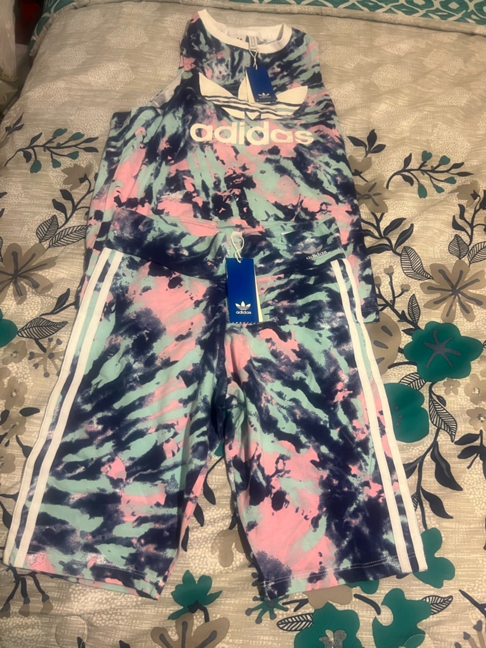 NWT! Women’s Adidas Matching Set Tie-Dye Shorts size M & Tank Top size S